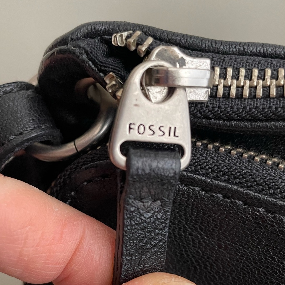 Fossil Black Genuine Leather Crossbody Bag with Silver Accents - Picture 7 of 9